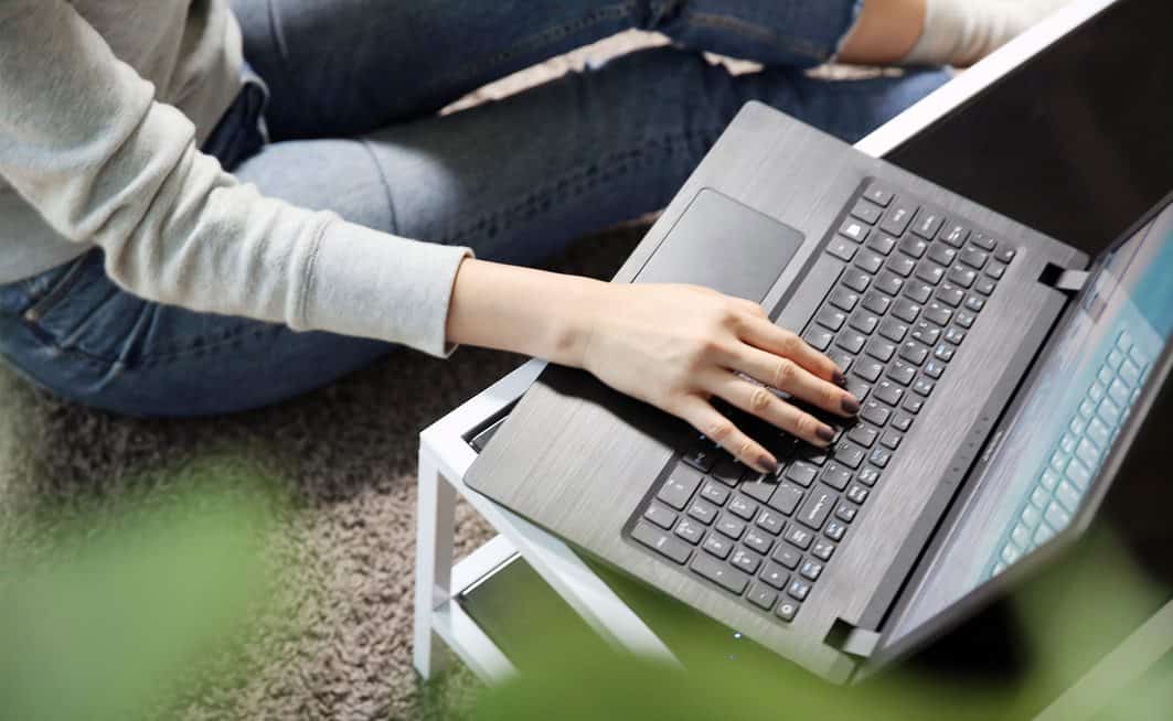 spin-3-laptop-Te Hangarau